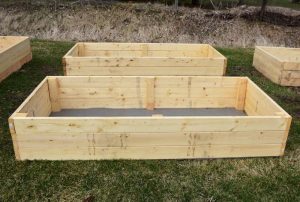 What to Put on the Bottom of a Raised Garden Bed